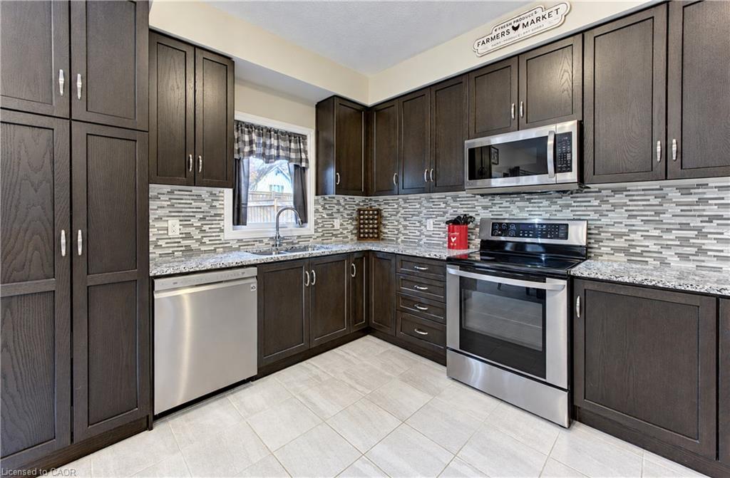 184 Snyder Avenue N Property Photo 12