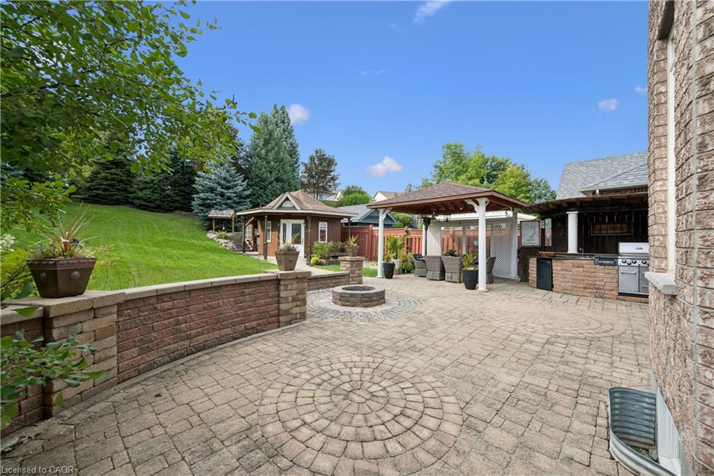 26 Frasson Drive Property Photo 4