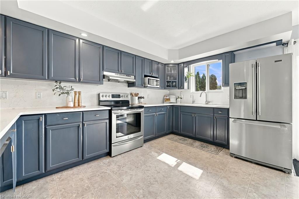915 St George Street Property Photo 7