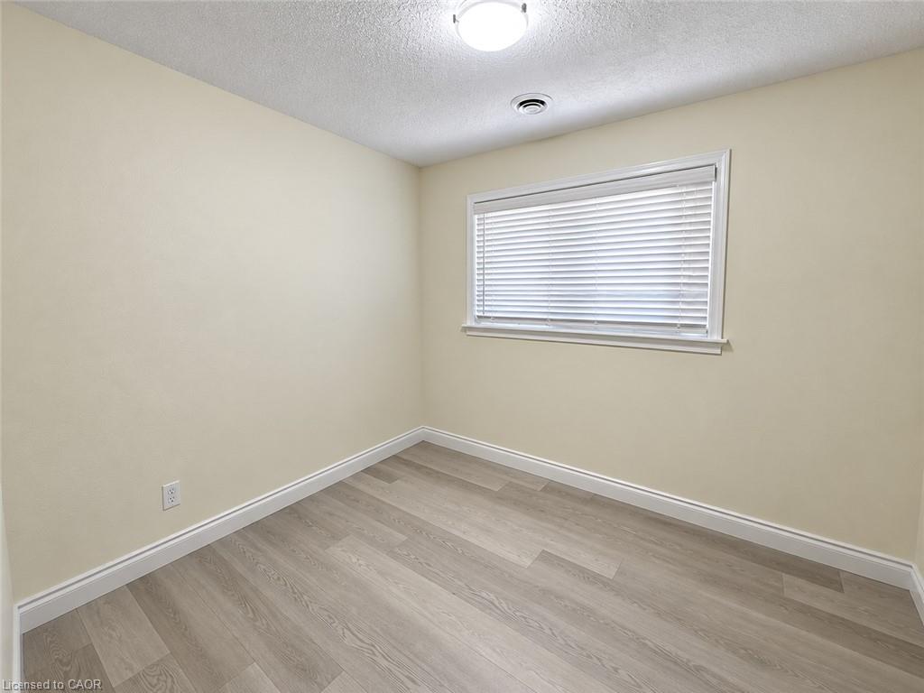 3-433 Connaught Street Property Photo 5