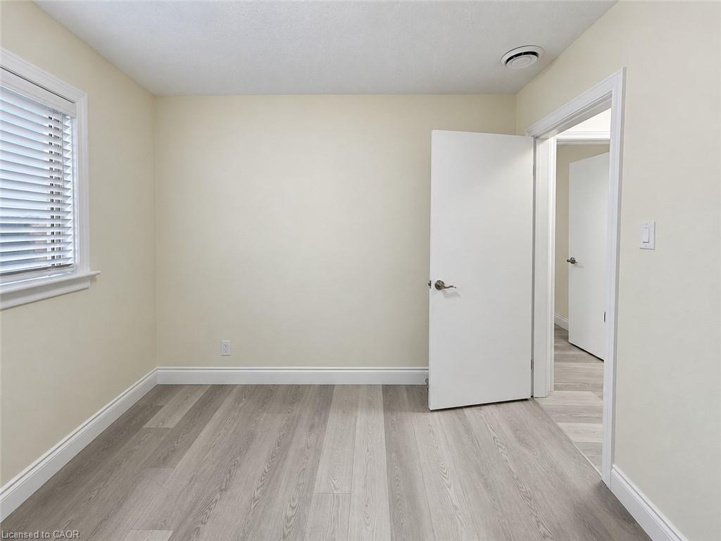 3-433 Connaught Street Property Photo 7