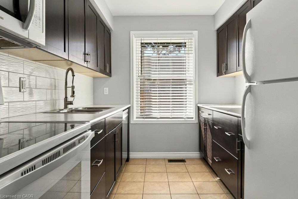 C-496 Grey Street Property Photo 15