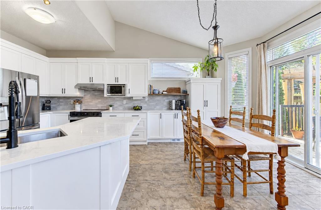 410 Sandy Cove Crescent Property Photo 16
