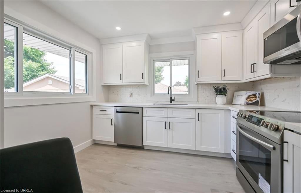 14 Pembroke Avenue Property Photo 6