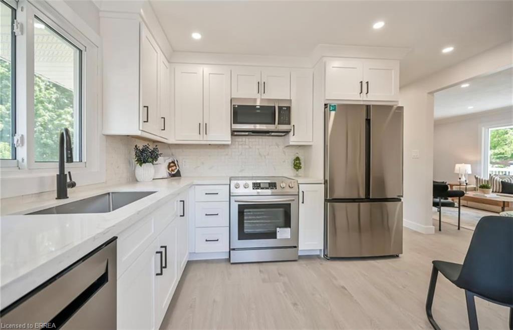 14 Pembroke Avenue Property Photo 7