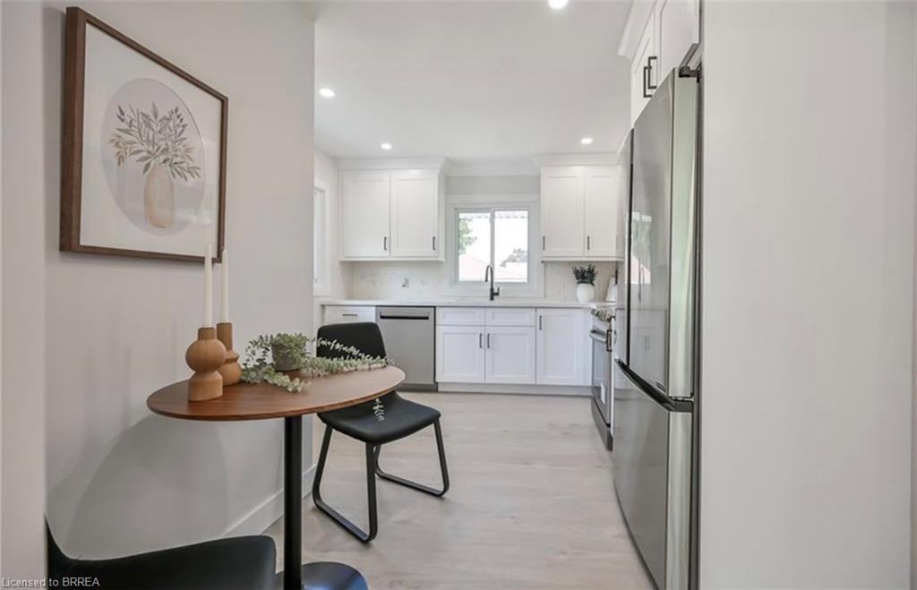 14 Pembroke Avenue Property Photo 8
