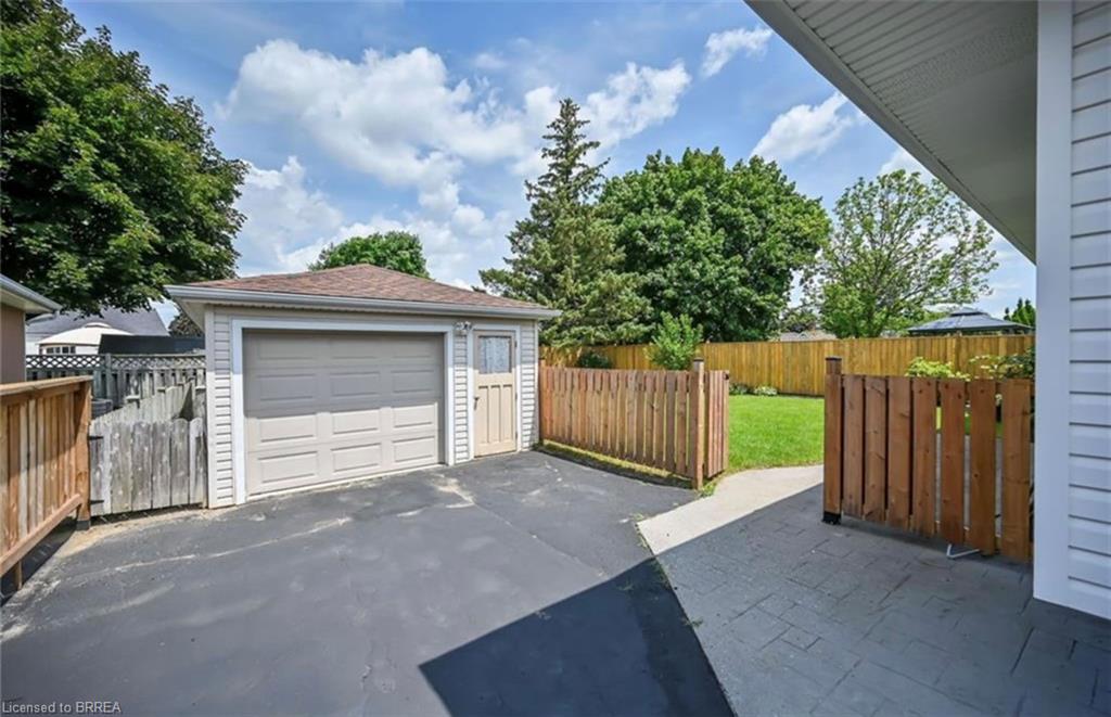 14 Pembroke Avenue Property Photo 14