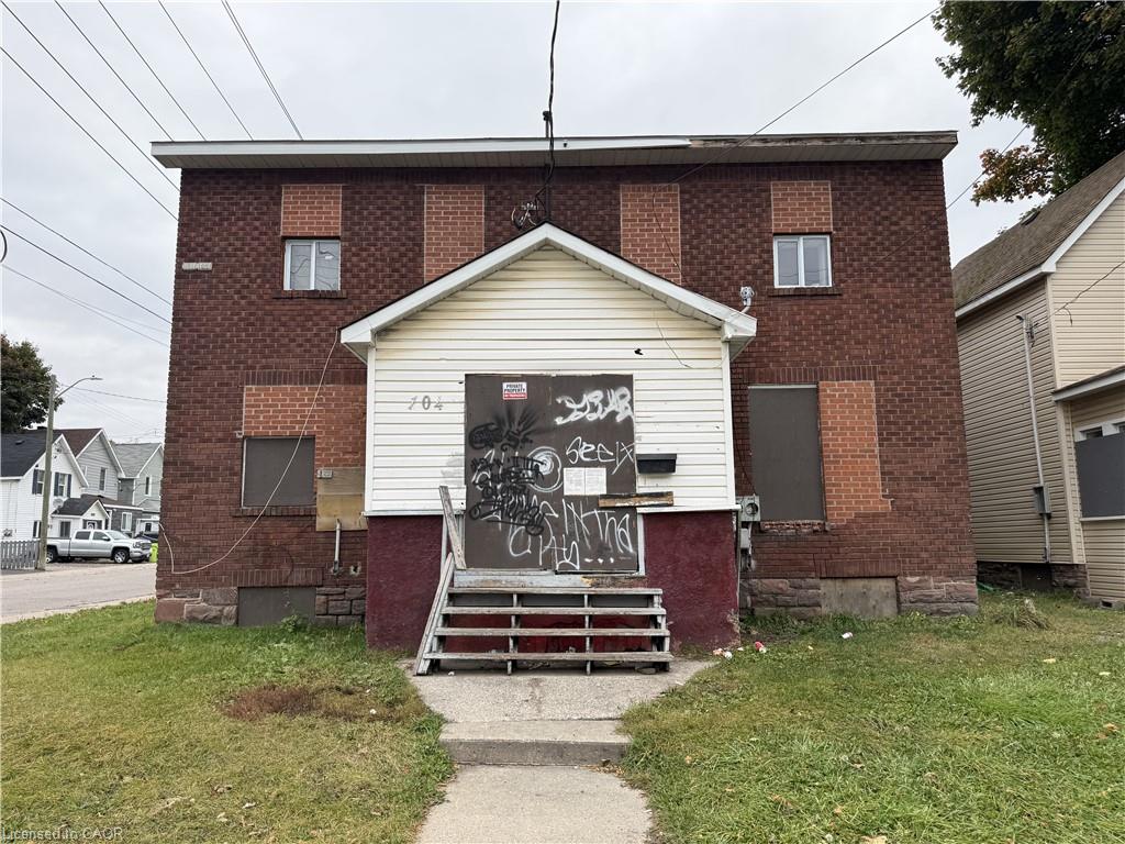 104 Albert Street E Property Photo 2