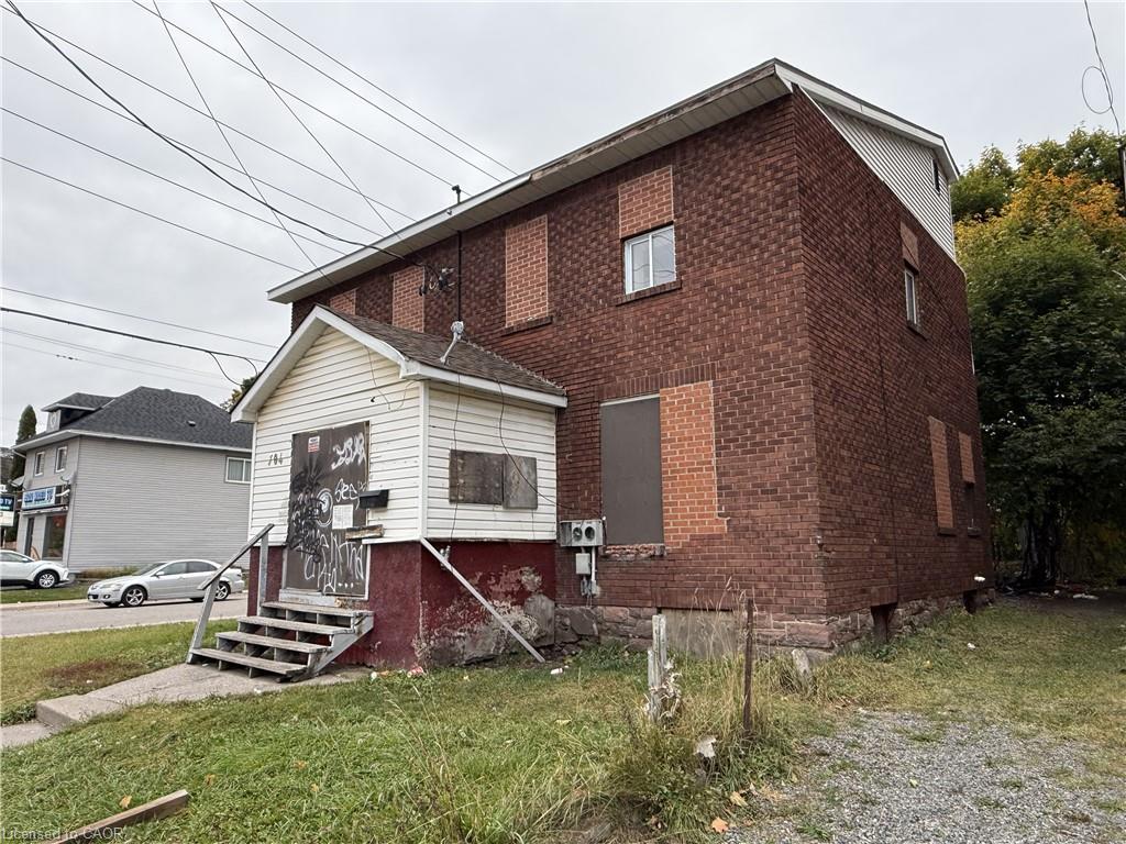 104 Albert Street E Property Photo 3