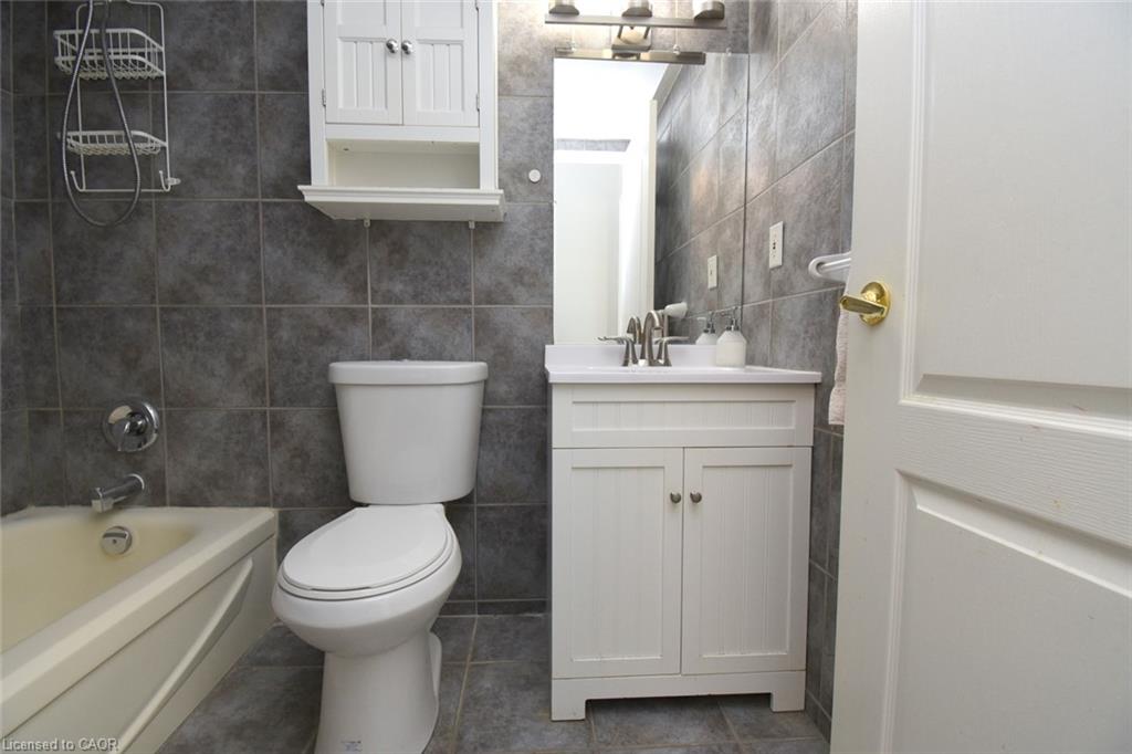 411-10 John Street Property Photo 16
