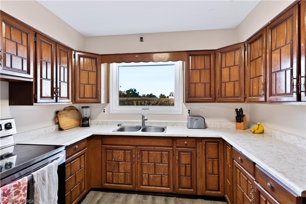 550 Cockshutt Road Property Photo 12