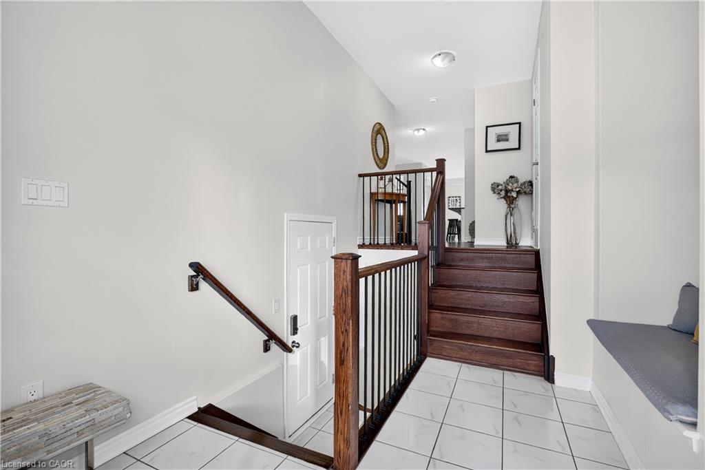 7 Pickett Place Property Photo 4