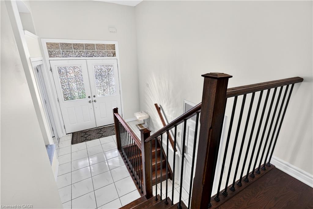 7 Pickett Place Property Photo 6