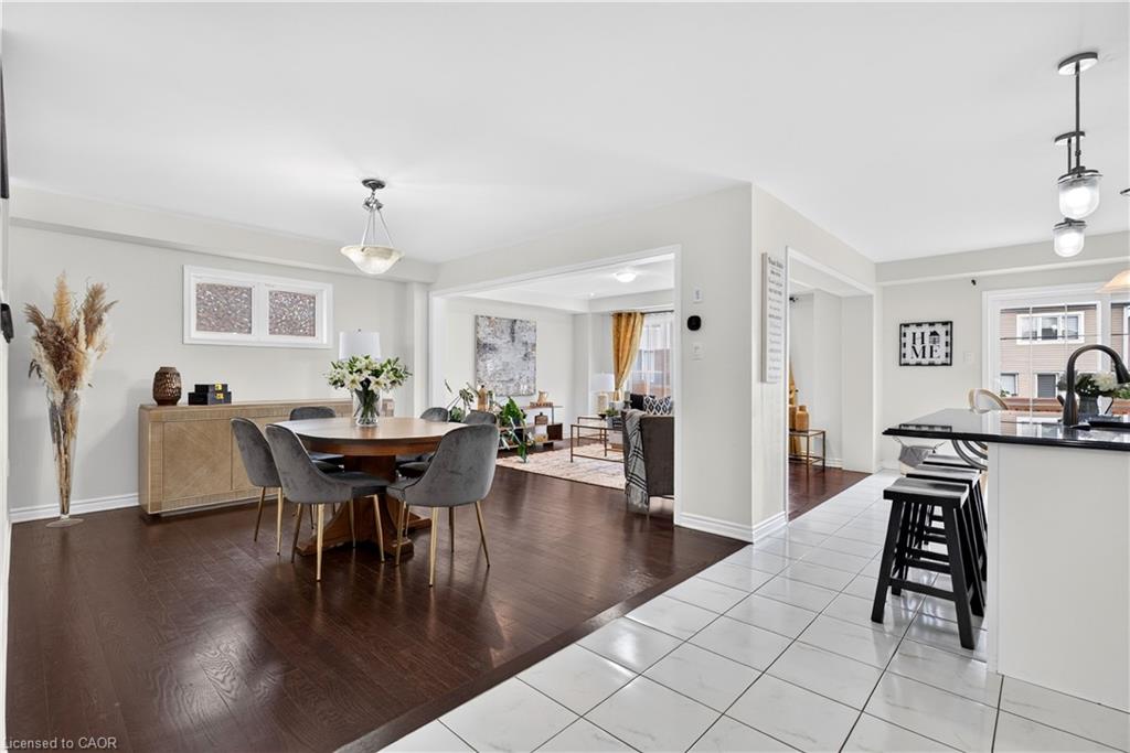 7 Pickett Place Property Photo 8