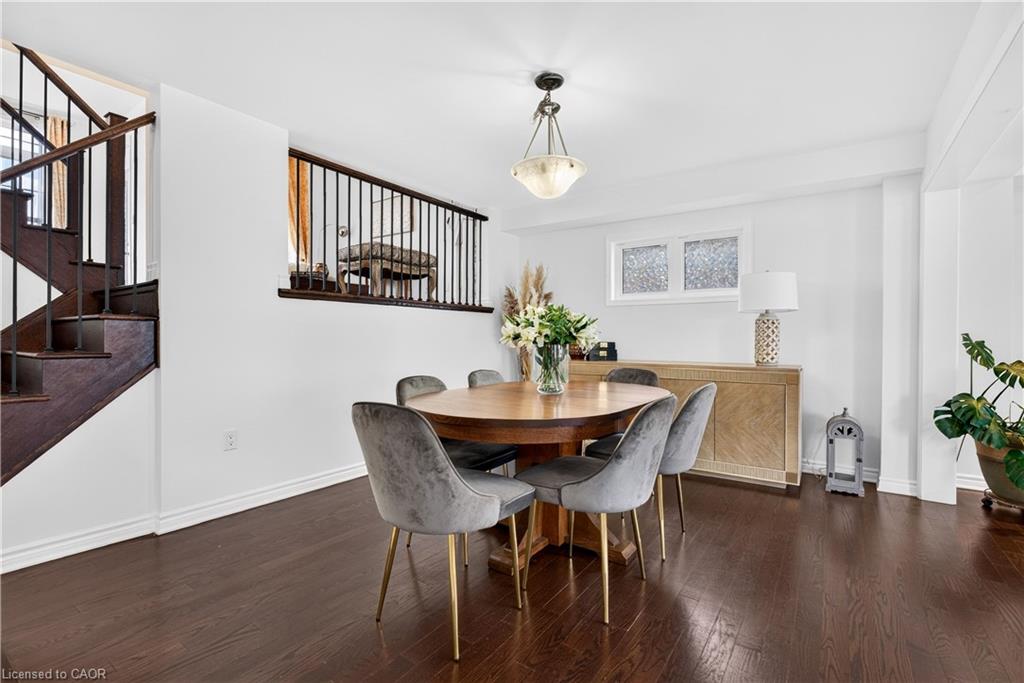 7 Pickett Place Property Photo 14