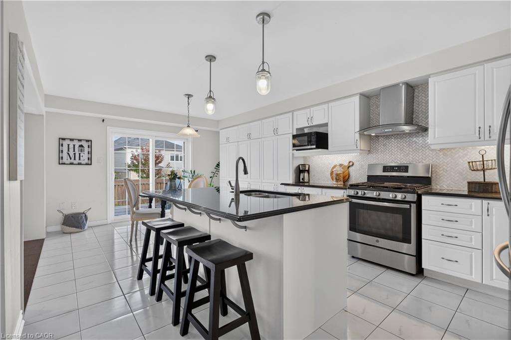 7 Pickett Place Property Photo 16