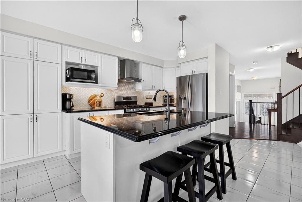 7 Pickett Place Property Photo 17