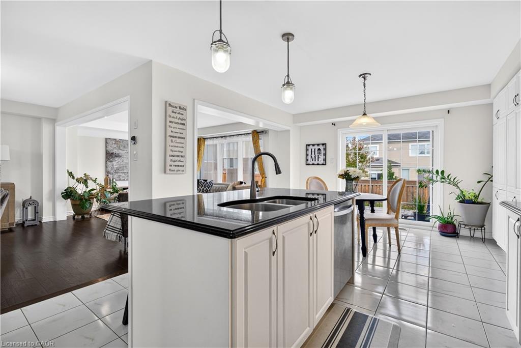 7 Pickett Place Property Photo 20