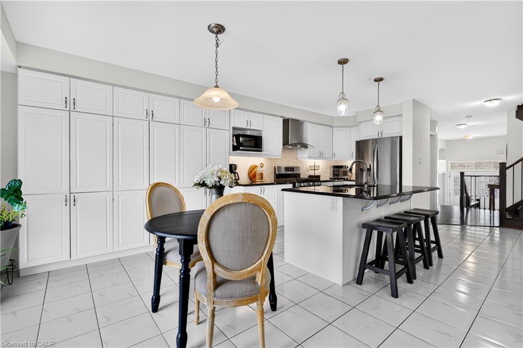 7 Pickett Place Property Photo 22