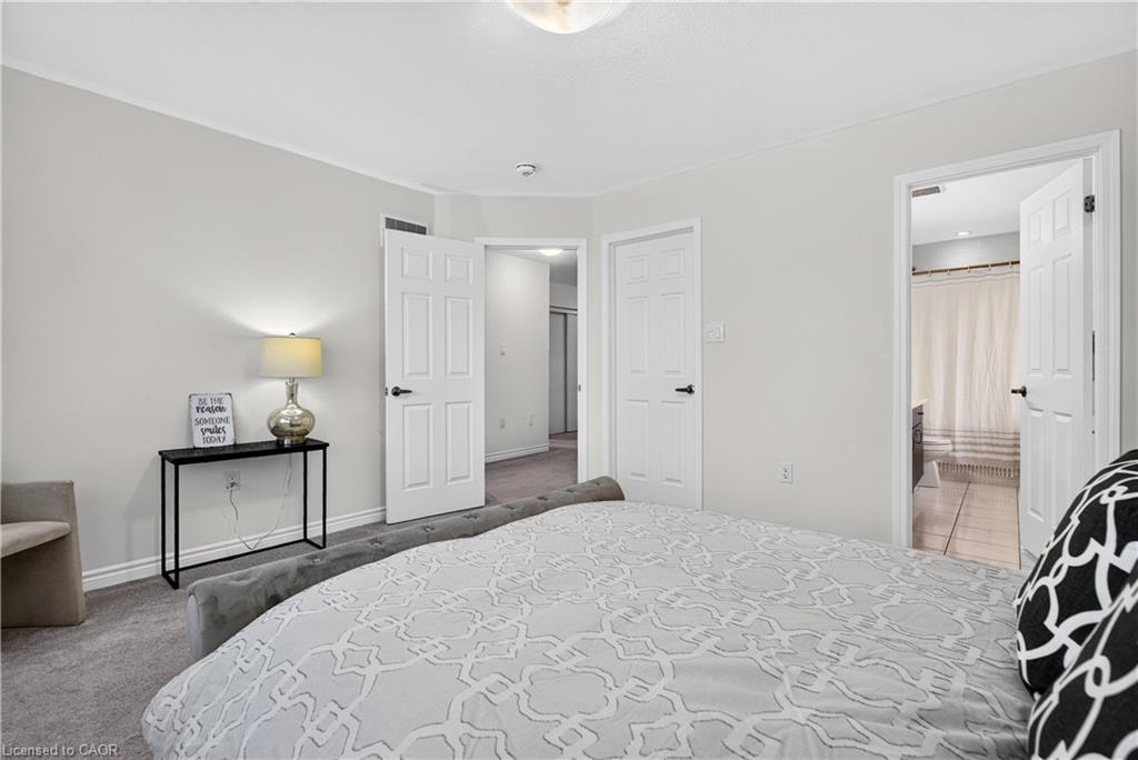 7 Pickett Place Property Photo 37