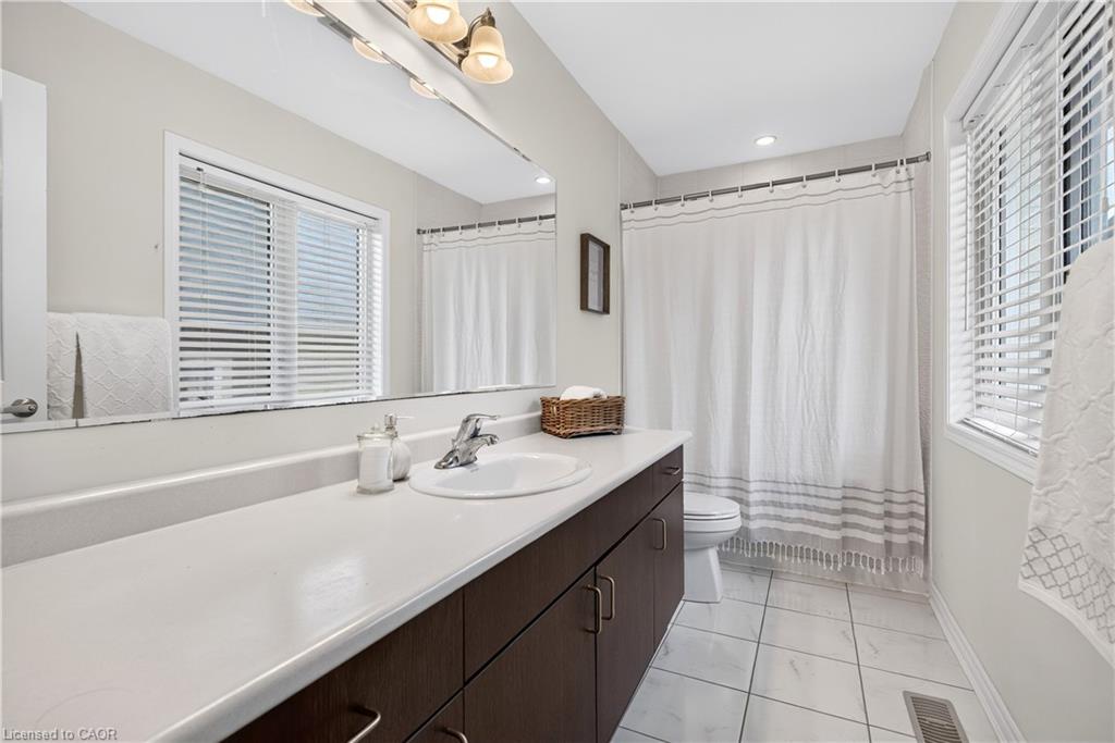 7 Pickett Place Property Photo 38