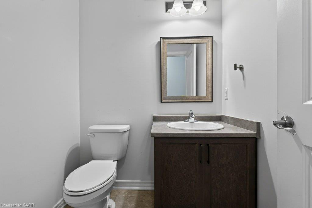 8-4297 East Avenue Property Photo 5