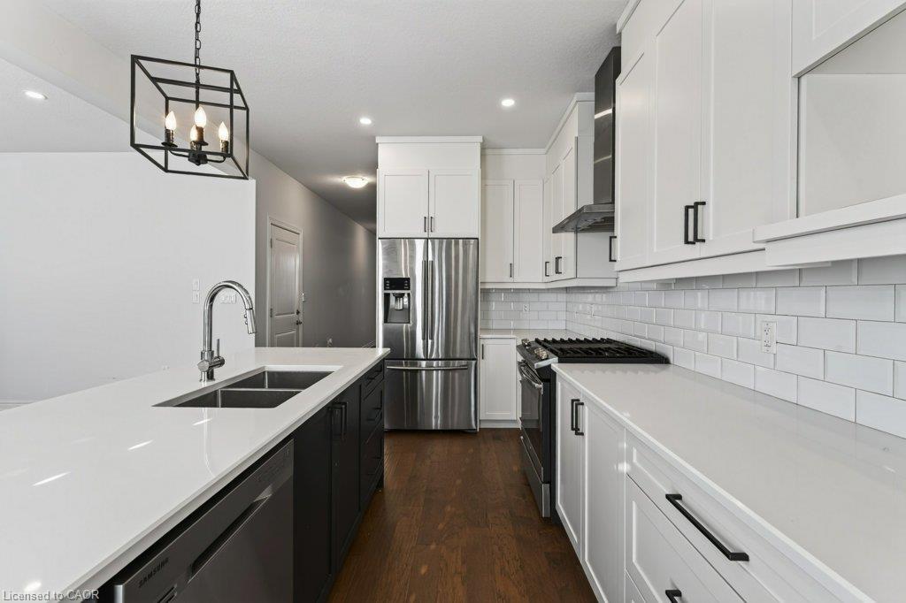 8-4297 East Avenue Property Photo 12