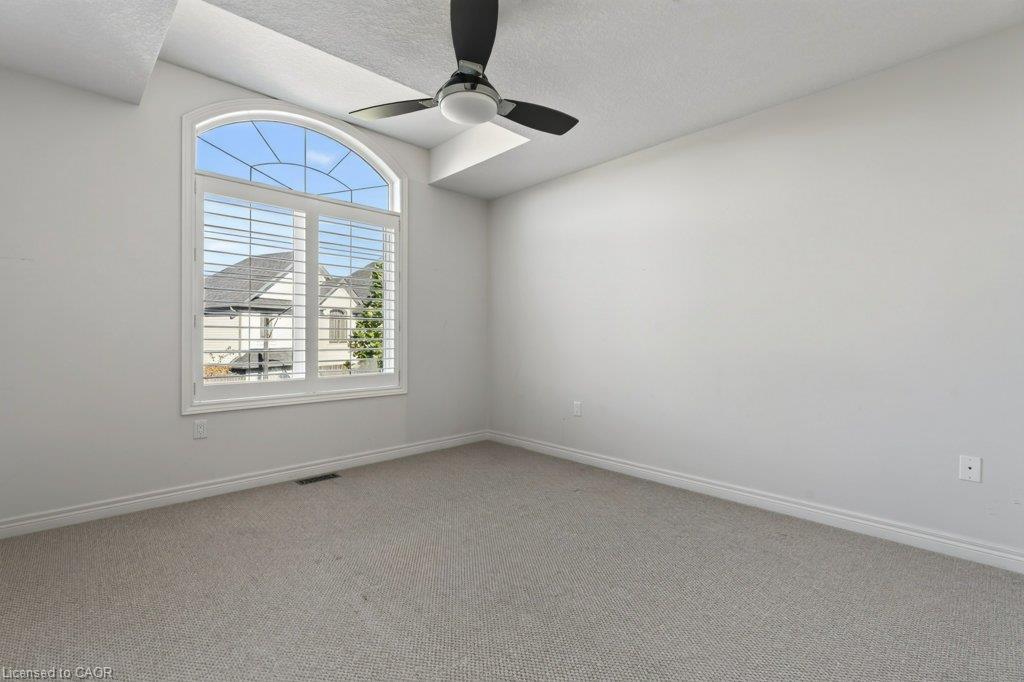 8-4297 East Avenue Property Photo 21
