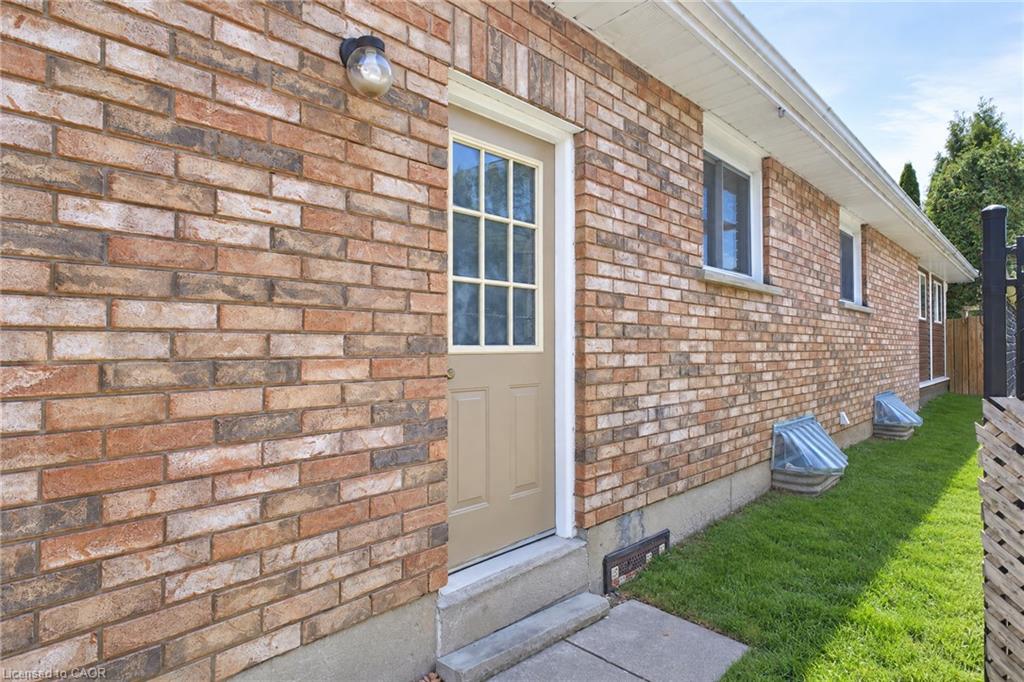 93 Wellandvale Drive Property Photo 4