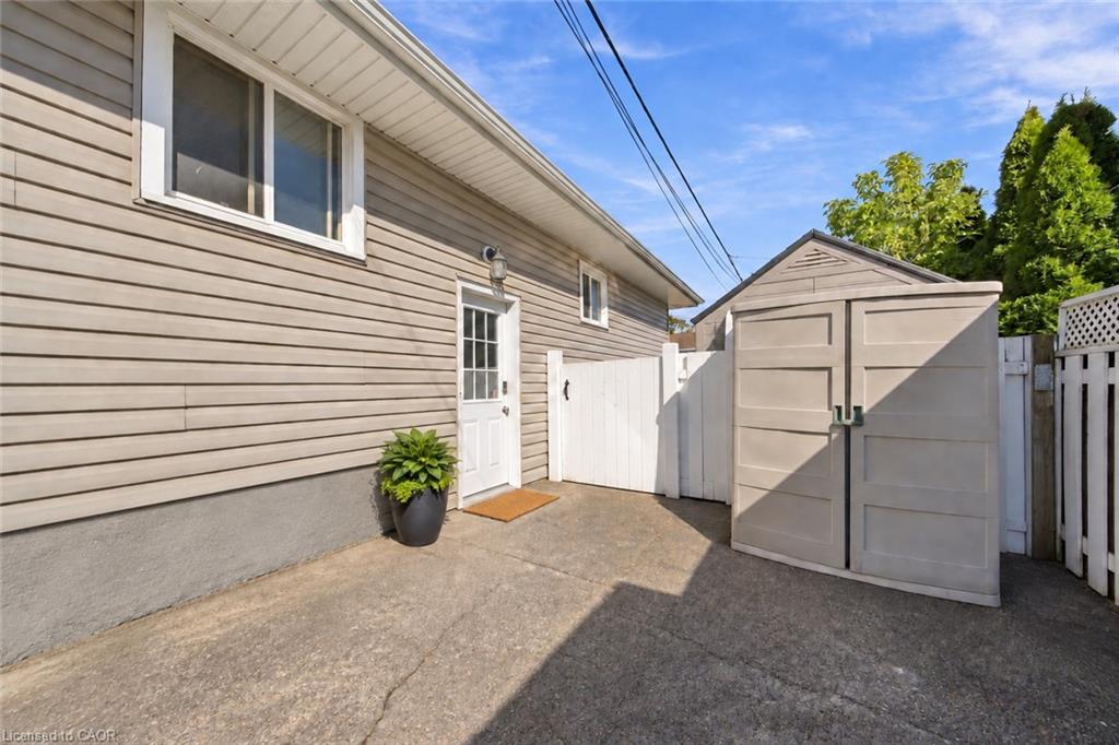 52 Bogart Street Property Photo 10