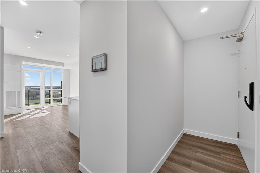 709-461 Green Road Property Photo 2