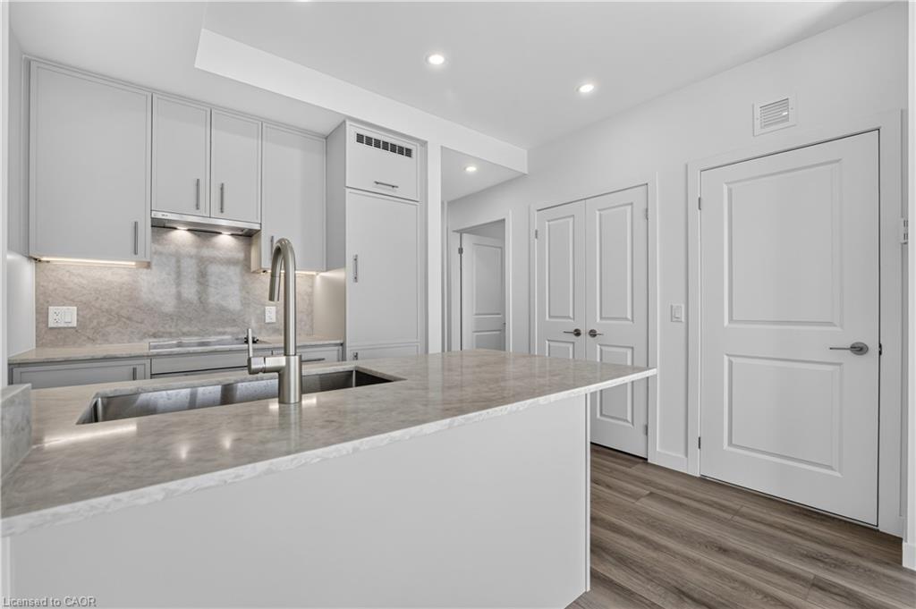 709-461 Green Road Property Photo 15