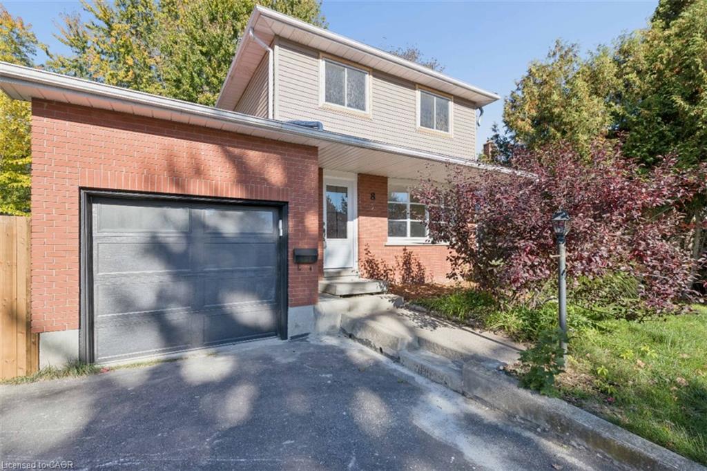 8 Forest Glen Crescent Property Photo 2
