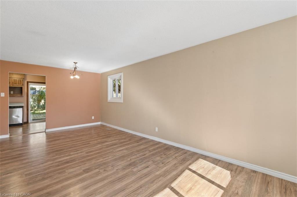 8 Forest Glen Crescent Property Photo 4