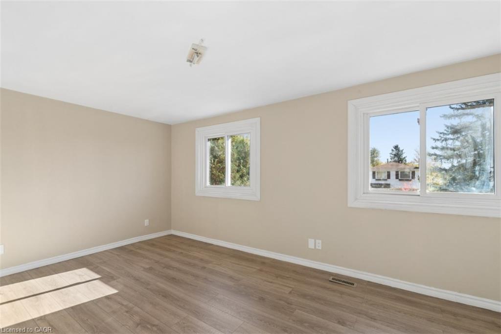 8 Forest Glen Crescent Property Photo 14
