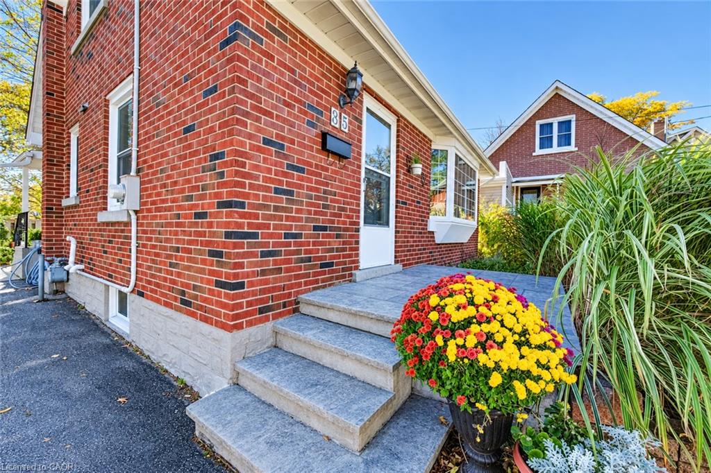 35 Pleasant Avenue Property Photo 5