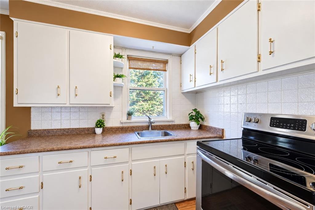 35 Pleasant Avenue Property Photo 11