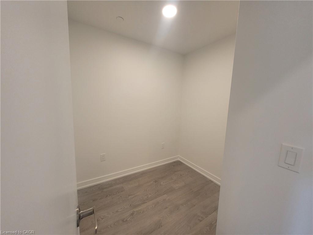 515-740 Whitlock Avenue Property Photo 9