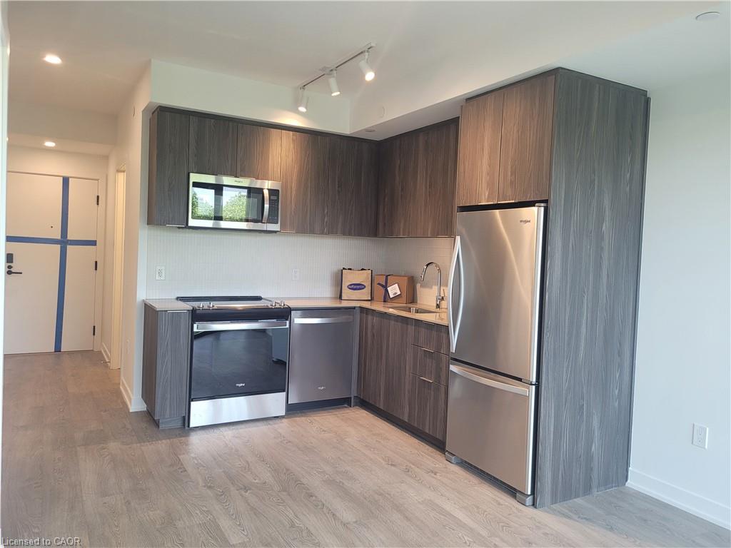 515-740 Whitlock Avenue Property Photo 10