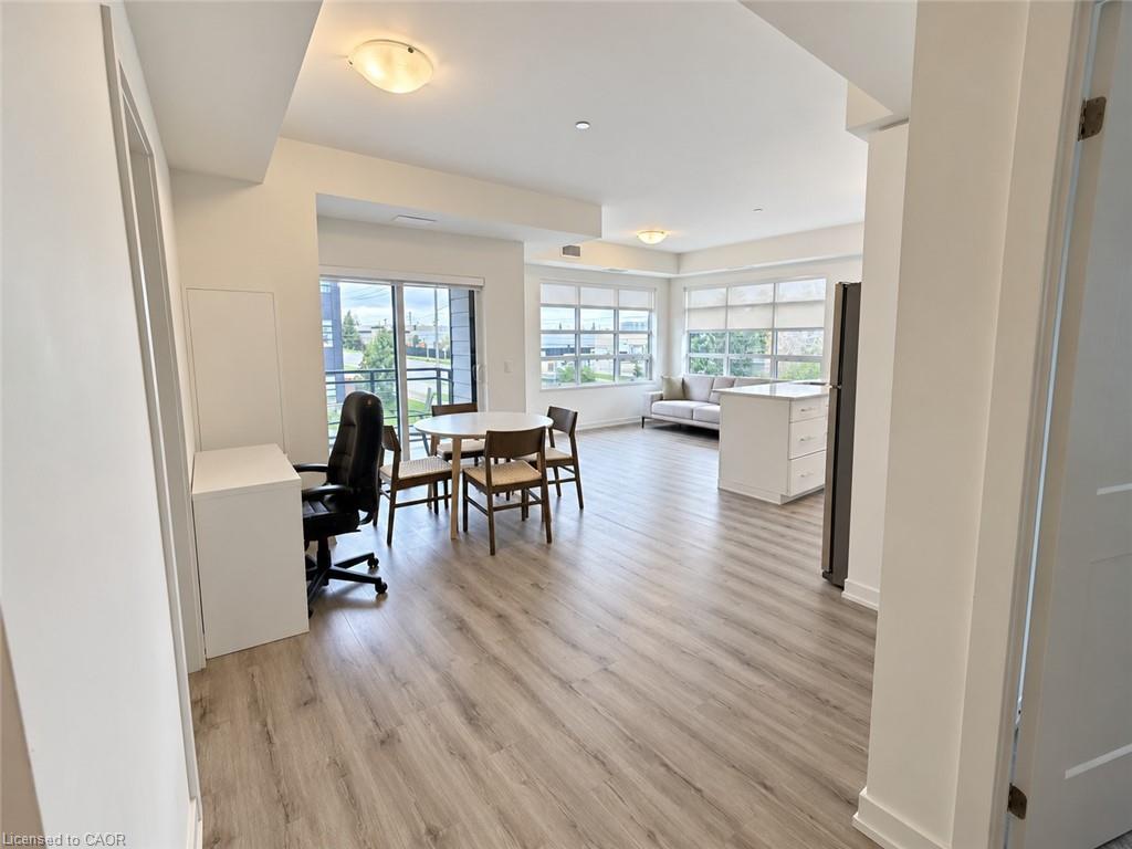 212-251 Northfield Drive E Property Photo 9