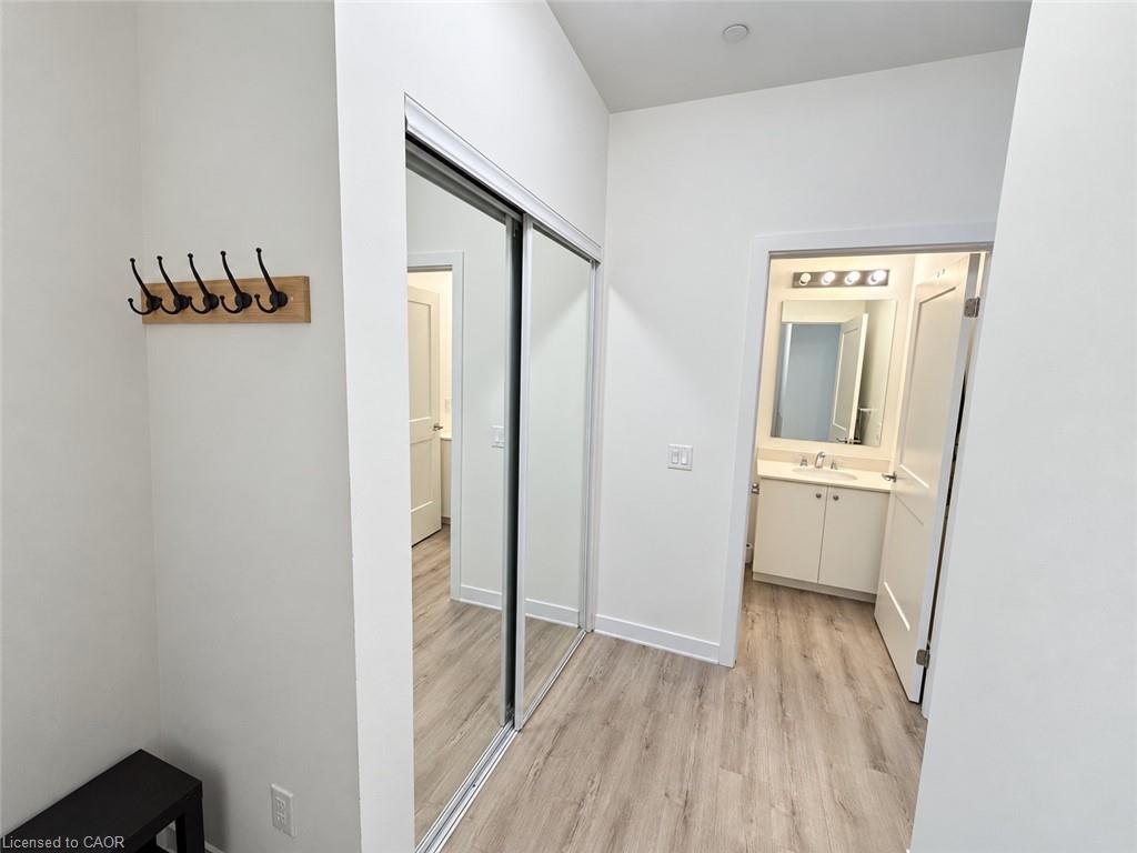 212-251 Northfield Drive E Property Photo 20