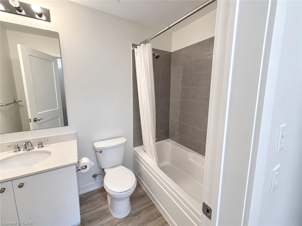 212-251 Northfield Drive E Property Photo 22