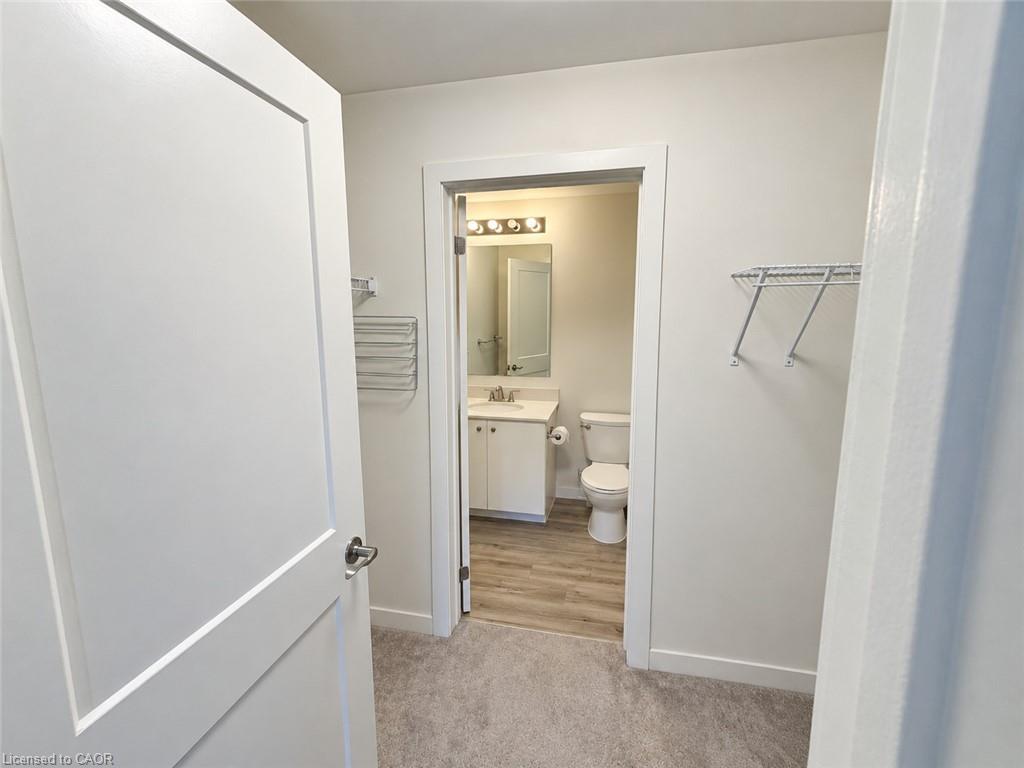 212-251 Northfield Drive E Property Photo 23