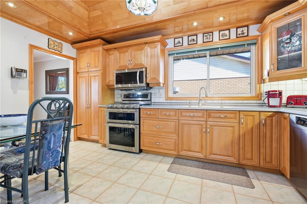 2432 Cyprus Avenue Property Photo 12