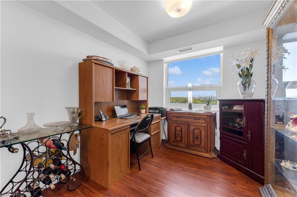 1118-500 Green Road Property Photo 15