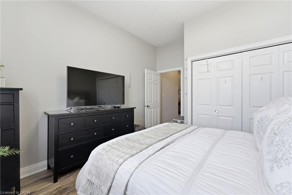 322-262 Dundas Street E Property Photo 11