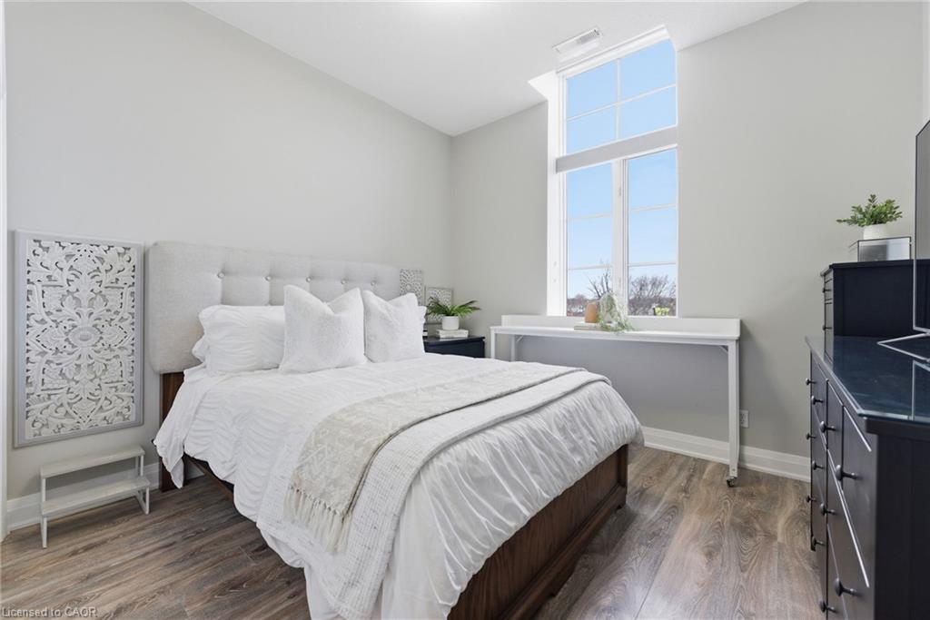 322-262 Dundas Street E Property Photo 12