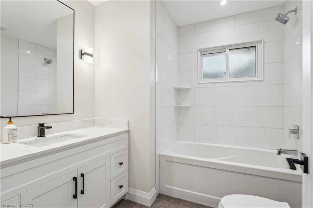 121 Toby Crescent Property Photo 13