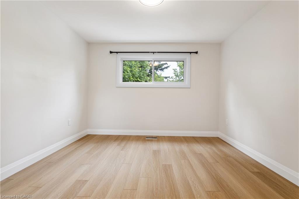 121 Toby Crescent Property Photo 18