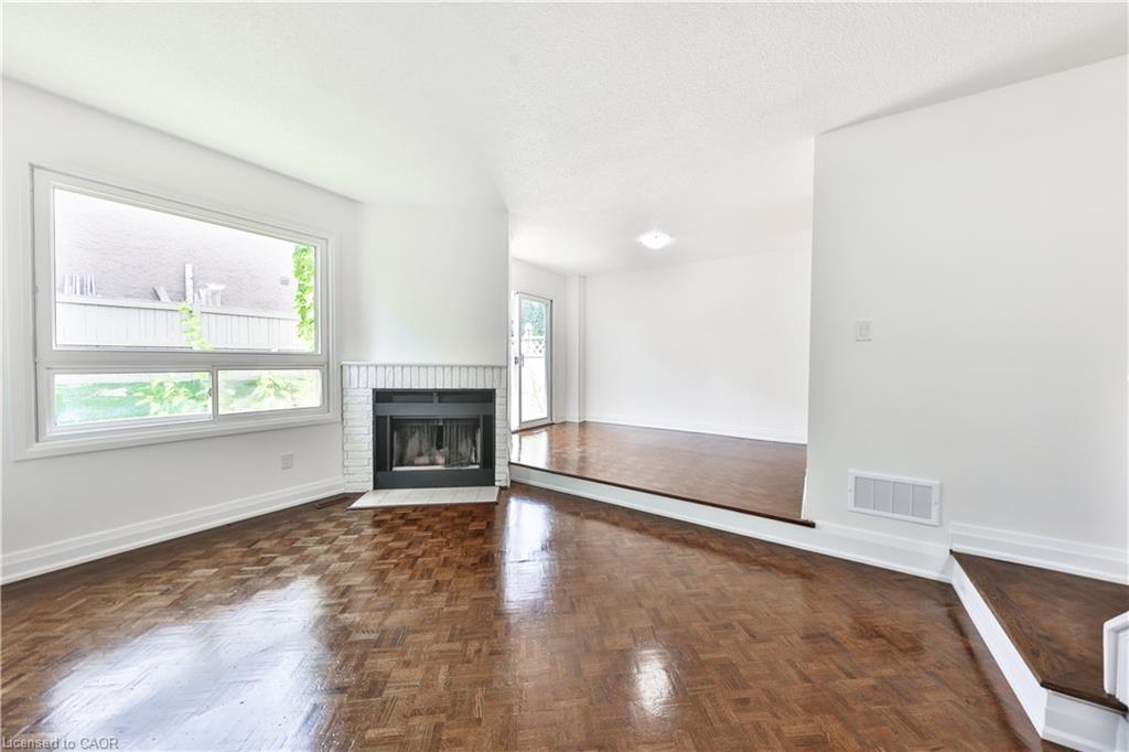 2-4635 Regents Terrace Property Photo 11